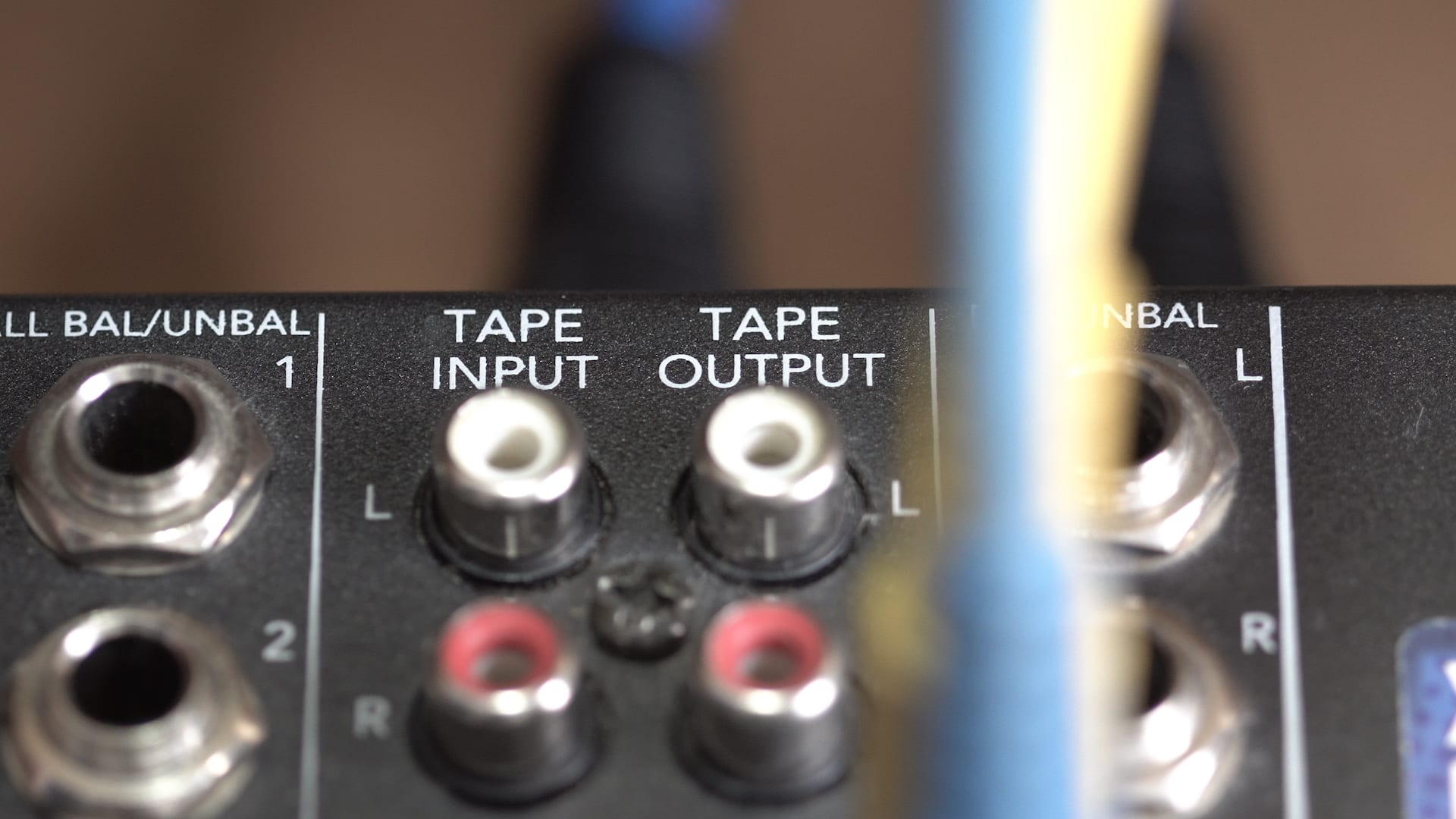 Connect-zoom-h1-to-mixer-tape-out
