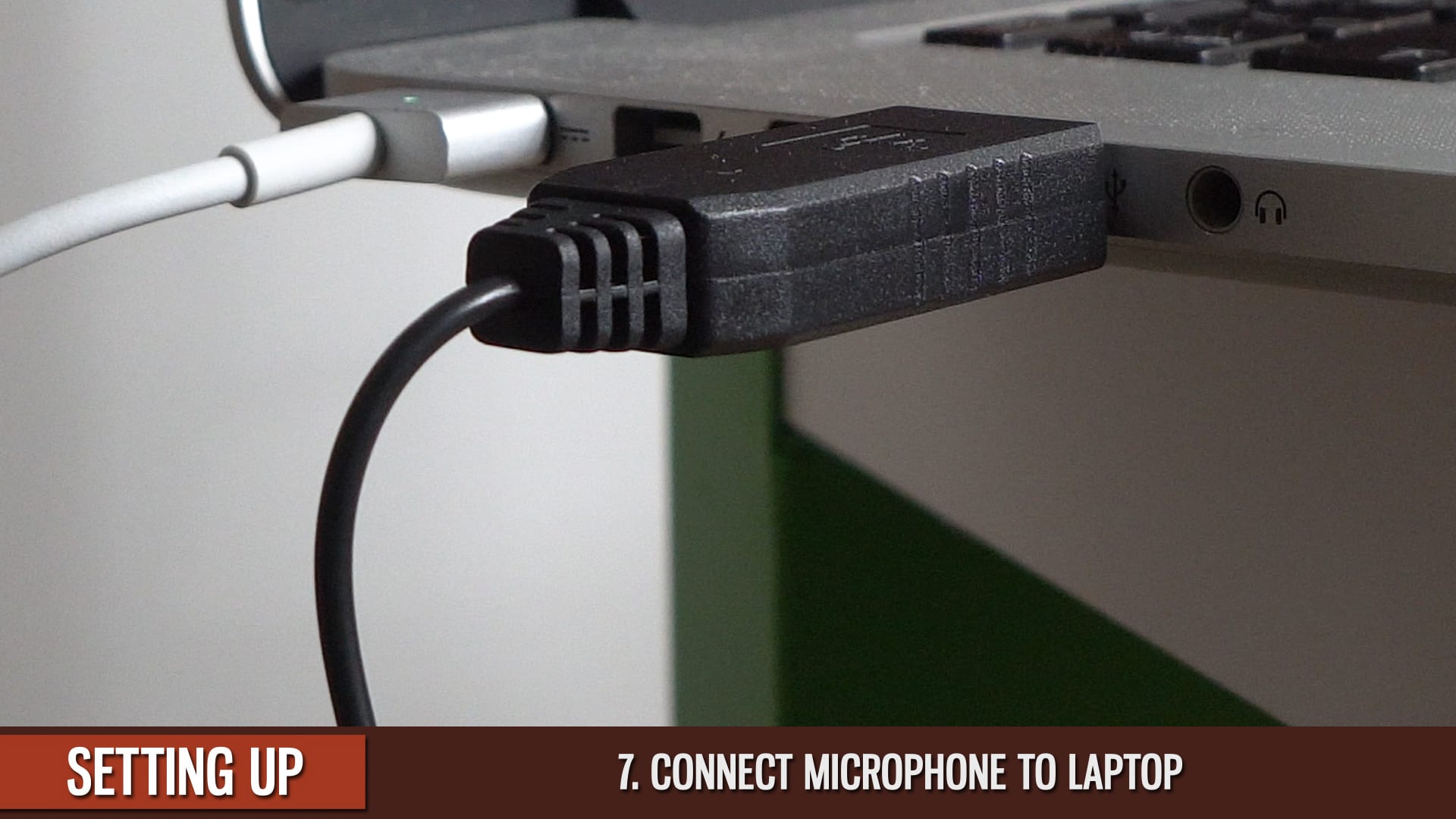 IPhone-Overhead-Connect-Mic-to-Laptop_